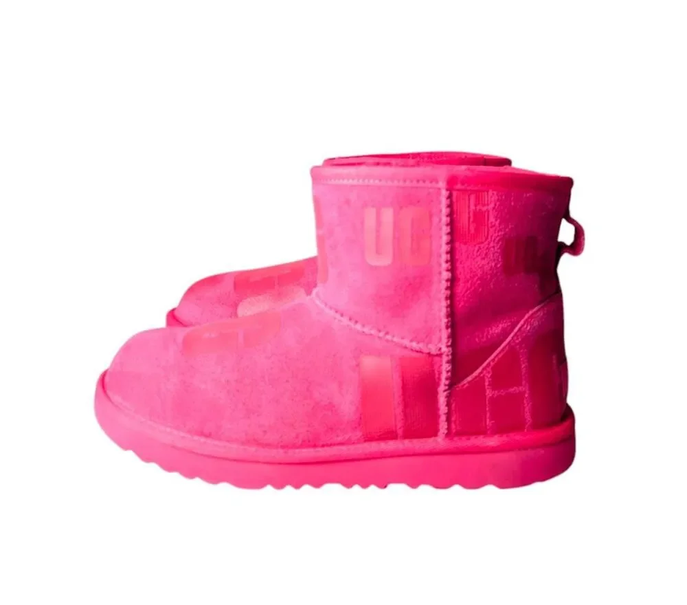 NWOB UGG Classic Mini Scatter Graphic Boot In Pink Size 5Y/W6.5